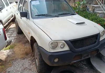 MITSUBISHI L200 GLS 2.5 4X4 CD DIESEL Ano/Mod: 2009/2009 Cor: Branco