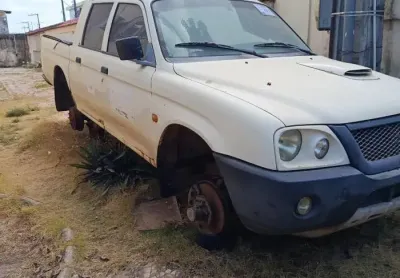 MITSUBISHI L200 4X4 GL 2009 BRASILIA-DF Ano/Mod: 2009/2009 Cor: Branco