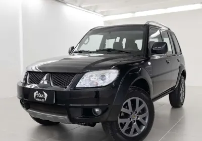 Mitsubishi pajero tr4 2.0 flex 4x2 manual - preta - 2012/2013
