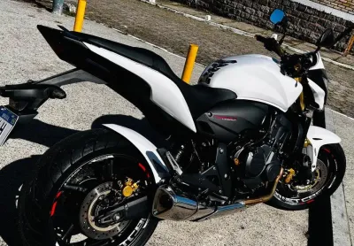 Hornet 600, modelo 2013, freios abs de fábrica, pneus novos - doc 25 pg