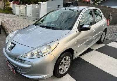 Peugeot 207 1.4 8v