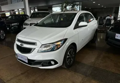 Chevrolet onix 1.4 mpfi ltz 8v flex 4p manual - branca - 2014/2014