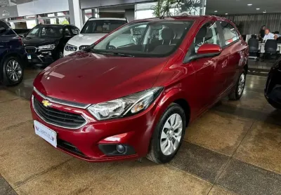 Chevrolet onix 1.4 mpfi lt 8v flex 4p manual - vermelha - 2017/2018