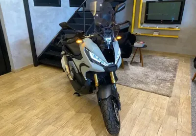 Honda x-adv 2025