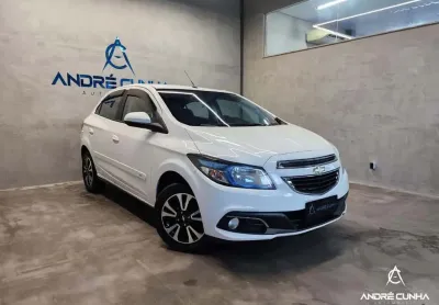 Chevrolet onix hatch ltz 1.4 8v flexpower 5p aut.  - branca - 2014/2015