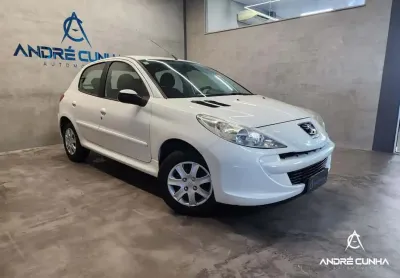 Peugeot 207 active 1.4 flex 8v 5p  - branca - 2013/2014