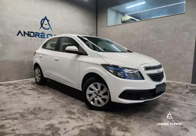 Chevrolet onix hatch lt 1.4 8v flexpower 5p mec.  - branca - 2013/2014