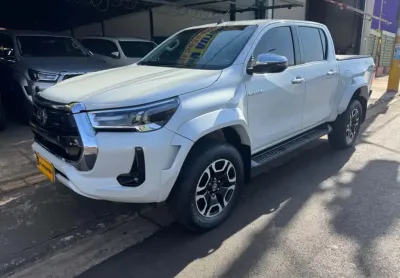 Toyota hilux 2.8 d-4d turbo diesel cd srx plus 4x4 automático