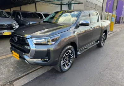 Toyota hilux 2.8 d-4d turbo diesel cd srx 4x4 automático