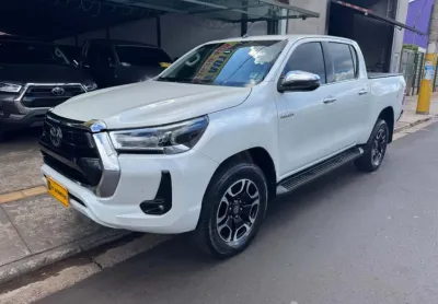 Toyota hilux 2.8 d-4d turbo diesel cd srx 4x4 automático
