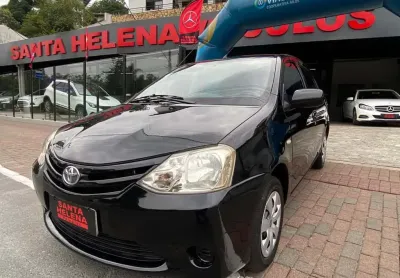Toyota etios hb xs - preta - 2013/2013