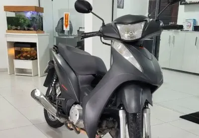 Honda biz 125c com partida eletrica e baixa km!