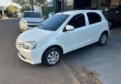 Toyota etios hb x 13l mt 2017