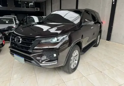 Toyota hilux sw4 diesel automático