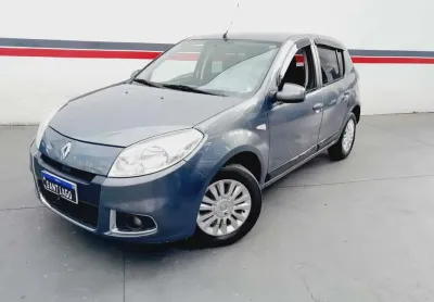 Sandero privilège hi-flex 1.6 automático