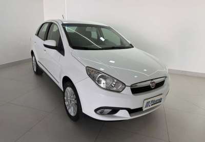 Fiat siena essence 1.6 2015