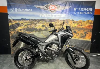 Honda sahara 300 2024 cinza