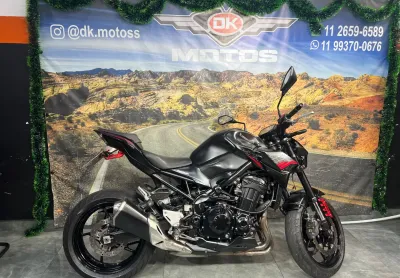 Kawasaki z 900 2021 preta 