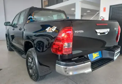 Hilux-2-8-srv-diesel-4x4-201