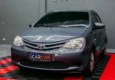 Toyota etios hb xs 15 2014