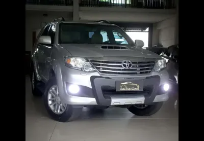 Toyota hiluxsw4 srv4x4 2014