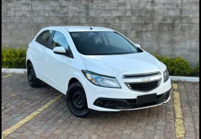 Chevrolet onix 1.4 at lt 2015