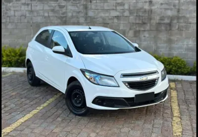 Chevrolet onix 1.4 at lt 2015