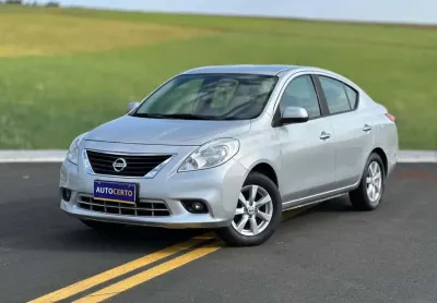 Nissan versa 16 sl flex - prata - 2013/2014