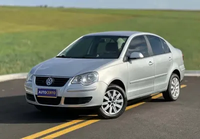 Volkswagen polo sedan 1.6 mi total flex 8v 4p  - prata - 2011/2011