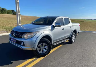 Mitsubishi l200 triton sport hpe 2.4 cd diesel aut.  - prata - 2017/2018