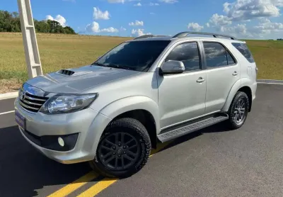 Toyota hilux sw4 srv 4x4 3.0 - prata - 2012/2013