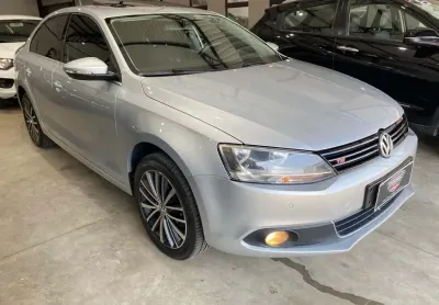 Volkswagen jetta 2.0 tsi highline 211 cavalos 2014