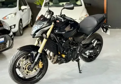 Hornet 2013 impecável ! 36 mil kms ! muito nova ! chama a atenção por onde passa 