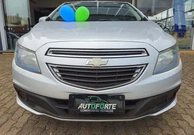 Chevrolet onix 1.4mt lt - prata - 2012/2013