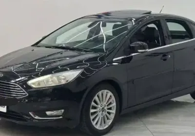 Ford focus  titanium sedan  2.0 16v p.shift flexone