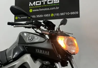 Yamaha mt-09 cinza 2015