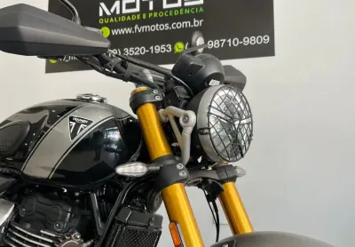 Triumph scrambler 400x preta 2025