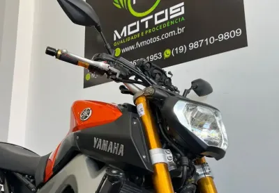 Yamaha mt-09 laranja 2016
