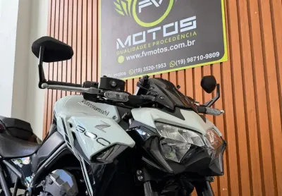 Kawasaki z900 branca 2022