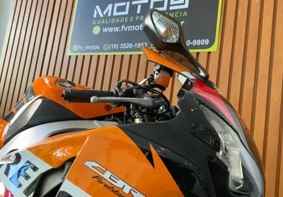 Honda cbr 1000rr fireblade repsol 2011