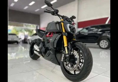 Ducati diavel gasolina manual