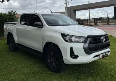 Toyota hilux cd sr  4fd 2024