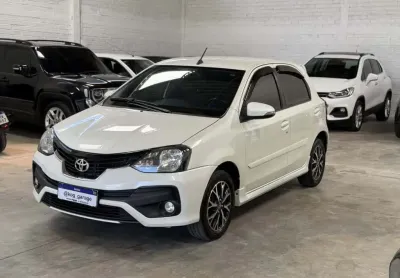 Toyota etios 1.5 platinum automático