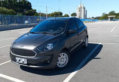  ford ka plus. comando no volante. 