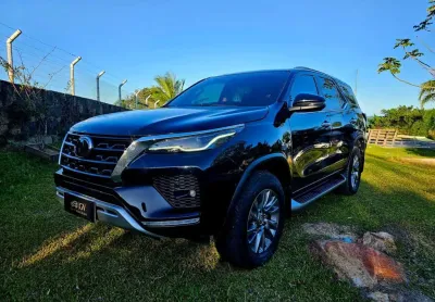 Toyota hilux sw4 2.8 srx 4x4 7 lugares 2024