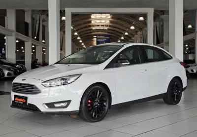 Ford focus 2.0 titanium 16v flex 4p powershift 2018,sedã que se destaca por oferecer um conjunto mec