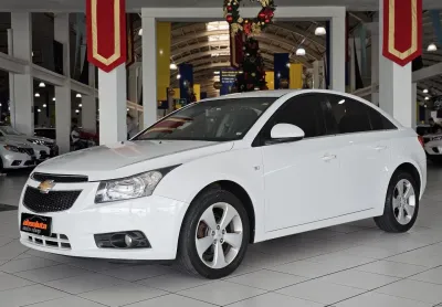Chevrolet cruze 1.8 lt 16v flex 4p manual 2012,se destaca por ser um dos primeiros anos de produção 