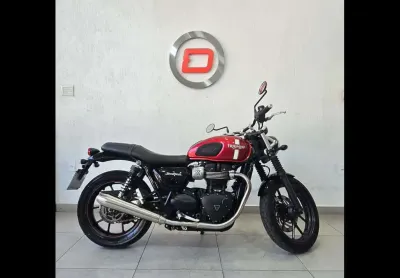 Street  twin 900cc