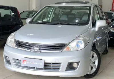 Nissan tiida hb 1.8 aut 2012 - ótimo estado de conservação - exclusividade c/ teto solar 
