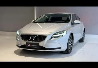 Volvo v40 2.0 t4 momen 2019